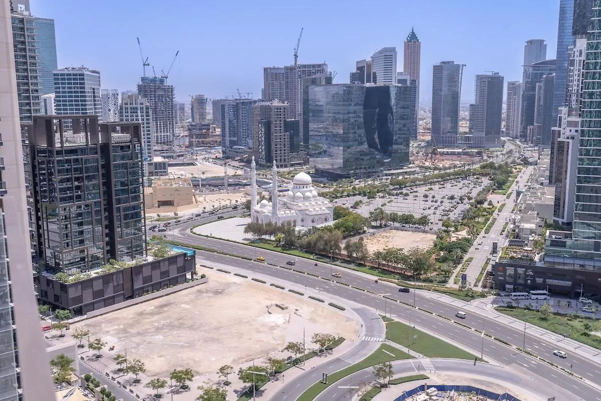 Awesome 2-Bedroom Apartment With Iconic Views In Business Bay Dubai