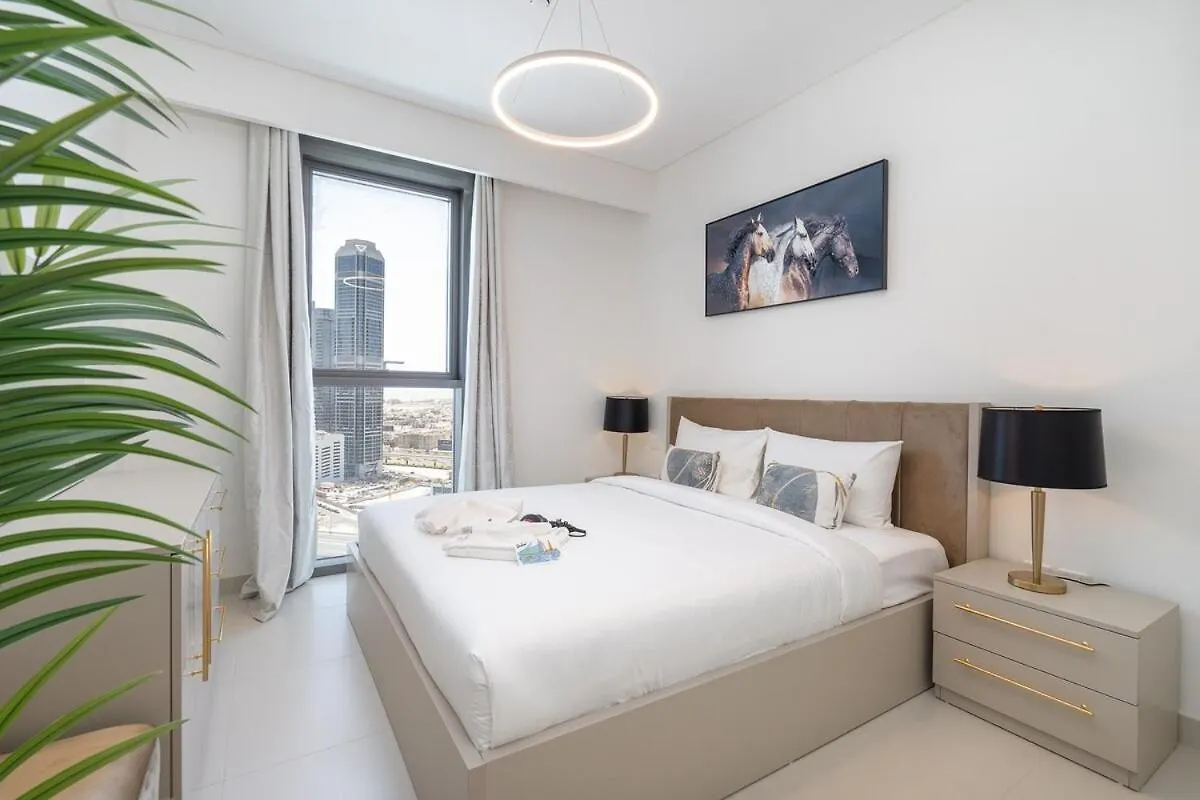 Awesome 2-Bedroom Apartment With Iconic Views In Business Bay Dubai 0*,