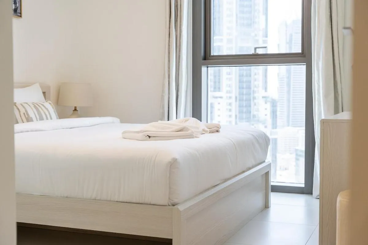 Awesome 2-Bedroom Apartment With Iconic Views In Business Bay Dubai