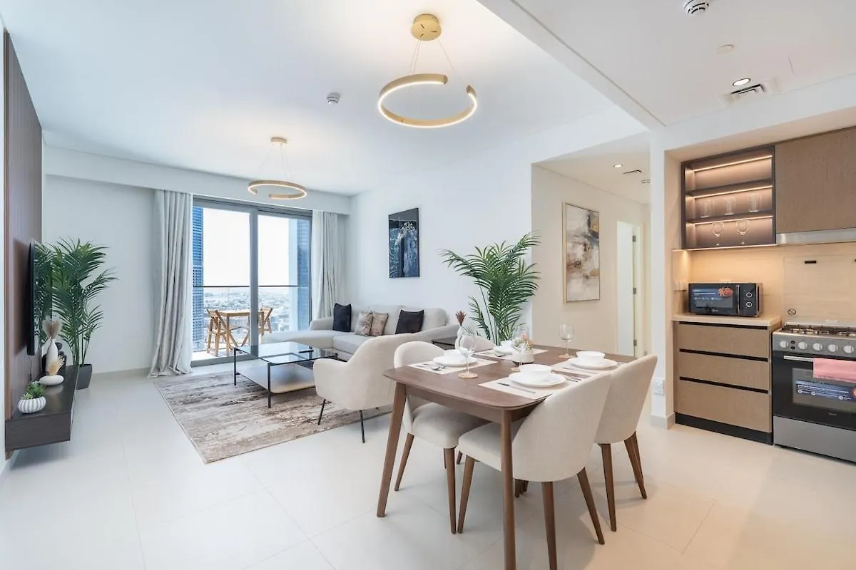 Awesome 2-Bedroom Apartment With Iconic Views In Business Bay Dubai