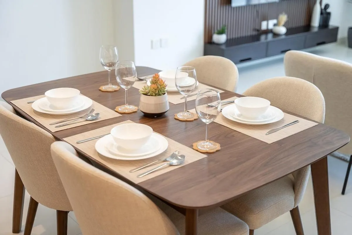 Awesome 2-Bedroom Apartment With Iconic Views In Business Bay Dubai