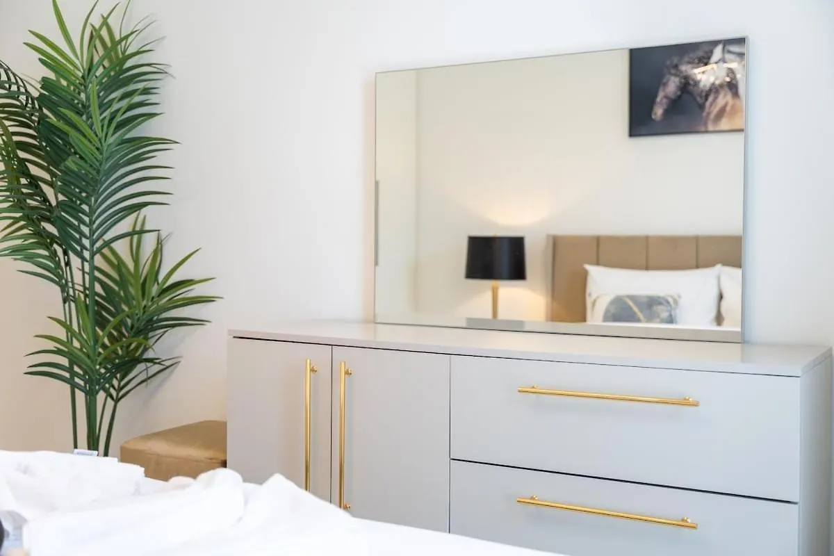 Awesome 2-Bedroom Apartment With Iconic Views In Business Bay Dubai United Arab Emirates