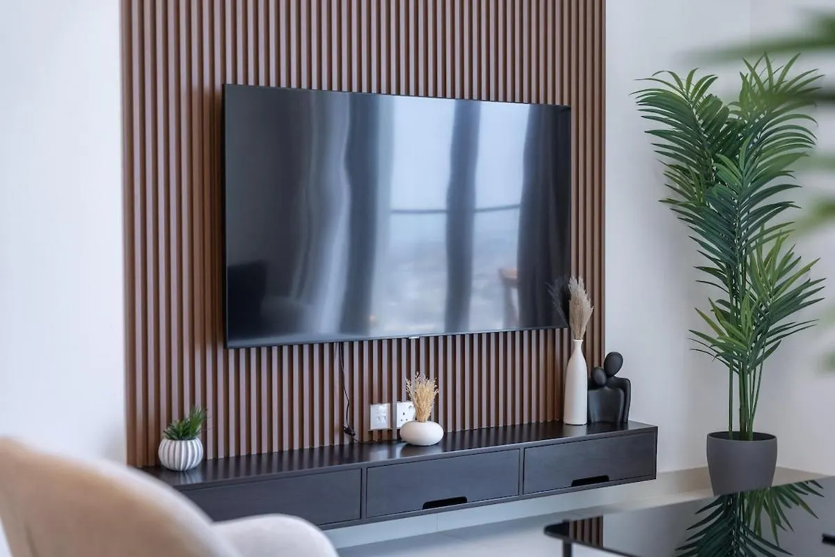 Awesome 2-Bedroom Apartment With Iconic Views In Business Bay Dubai